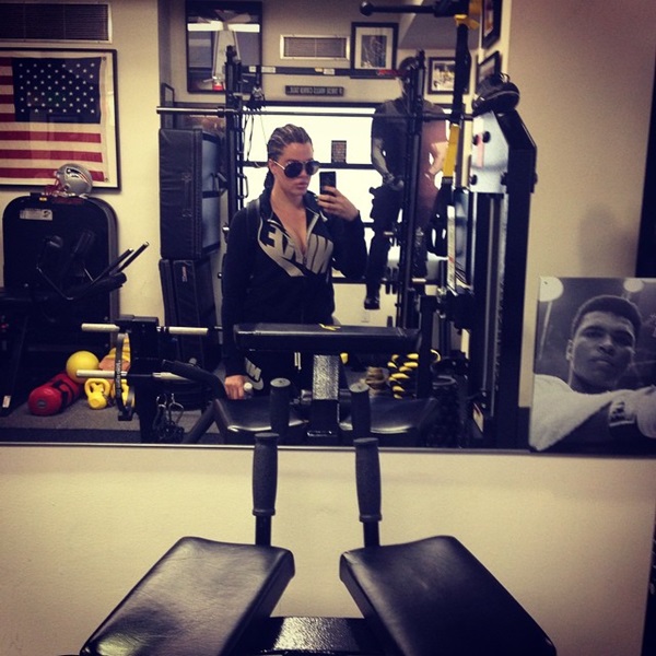 khloe kardashian hits the gym hard gets corn rows